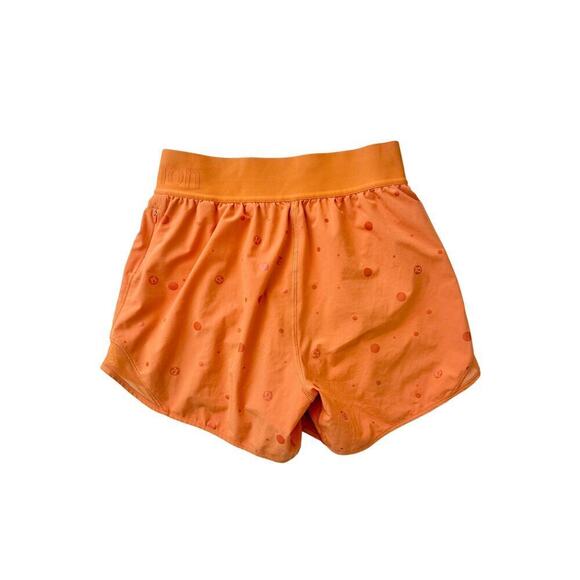 lululemon athletica Pants - Lululemon high rise logo hotty hot shorts - size 4, 4" inseam